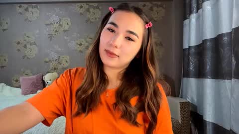 Snapshot of claribelatienza chatting on October 30, 2025, 11:22 am Yuna online show from October 30, 2025, 11:22 am