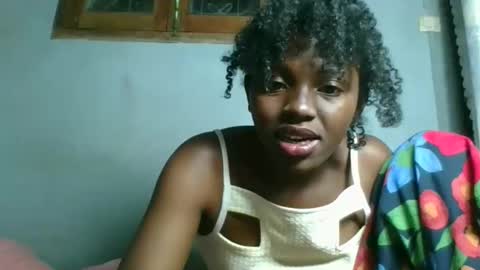 clarisse98 online show from October 16, 2025, 5:58 pm