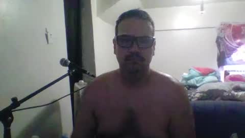 clark_kent1986 online show from April 24, 2026, 9:17 pm