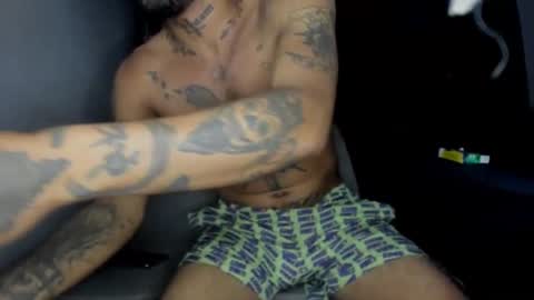 clark_tommy11 online show from December 17, 2024, 10:44 am