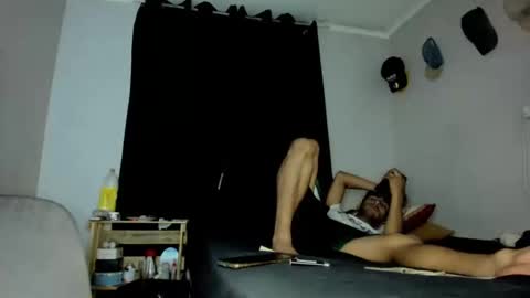 clark_tommy11 online show from February 4, 2025, 9:07 am