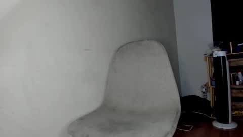 clark_tommy11 online show from February 6, 2025, 1:49 am
