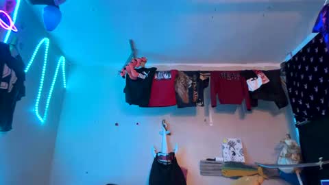 clarkshammer95 online show from October 4, 2025, 4:27 pm