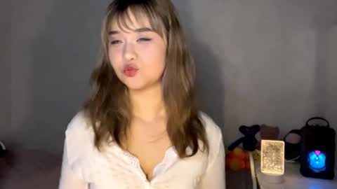 Lara online show from October 28, 2025, 6:21 pm