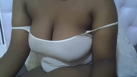 classy_zoey online show from October 7, 2025, 9:06 am