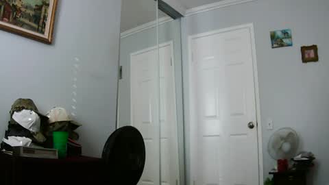 Claudia online show from February 26, 2025, 3:52 pm