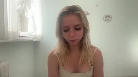 ClaudiaGold online show from September 15, 2025, 5:40 am