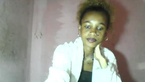 claudianne online show from August 4, 2026, 3:32 am