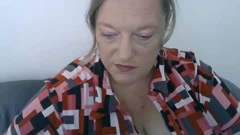 ClaudineDDD online show from January 8, 2025, 6:41 pm