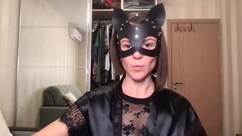 cleo_catra online show from October 1, 2025, 3:40 pm