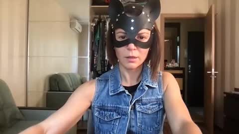 cleo_catra online show from October 2, 2025, 11:17 am