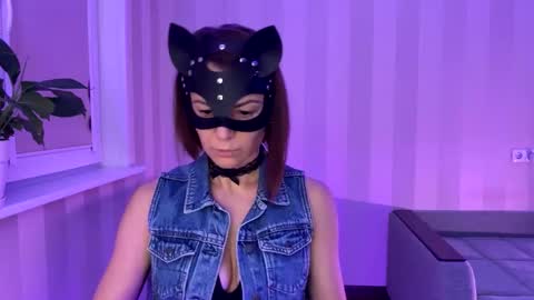 cleo_catra online show from November 10, 2025, 4:11 am