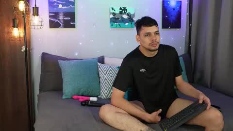 Snapshot of cleoanubis_ chatting on October 4, 2025, 4:43 am Girl Juliana and Federico online show from October 4, 2025, 4:43 am