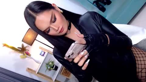 Cleo online show from April 22, 2026, 9:27 pm