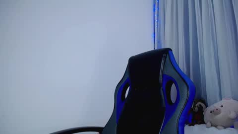 Snapshot of cleopatra_cute chatting on October 21, 2025, 2:45 am Nicol online show from October 21, 2025, 2:45 am