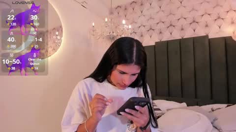 Cleopatra online show from January 6, 2025, 7:35 pm