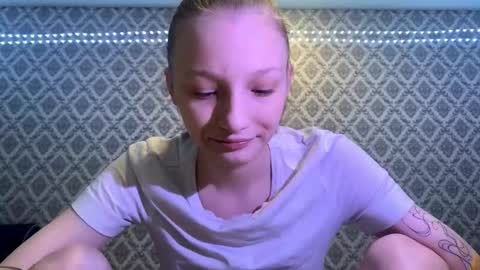 Cleo online show from December 16, 2025, 5:29 pm