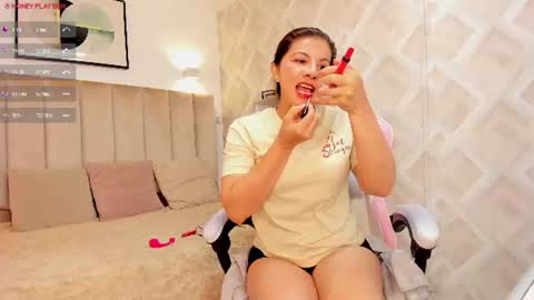 Snapshot of clhoe_johnson_ chatting on August 3, 2026, 12:32 pm clhoe_johnson_ online show from August 3, 2026, 12:32 pm