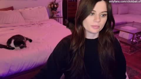 clickbait_ online show from November 23, 2025, 6:24 am