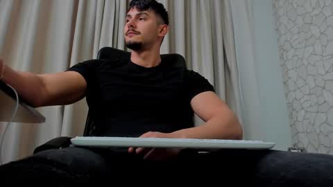 Snapshot of clintmasterss chatting on January 16, 2025, 2:19 pm ClintMasterss online show from January 16, 2025, 2:19 pm