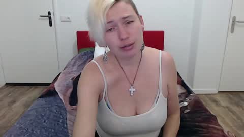 Syl  online show from January 27, 2025, 8:51 am