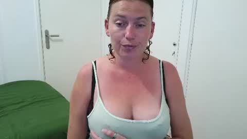 Snapshot of clittytastic chatting on July 26, 2026, 2:46 pm Syl online show from July 26, 2026, 2:46 pm
