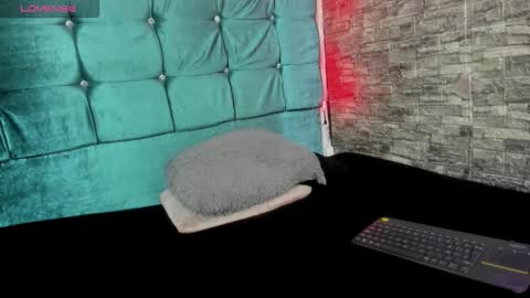 cloe66 online show from October 17, 2025, 3:25 pm