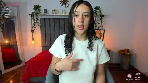 cloe_7 online show from May 6, 2026, 11:48 am