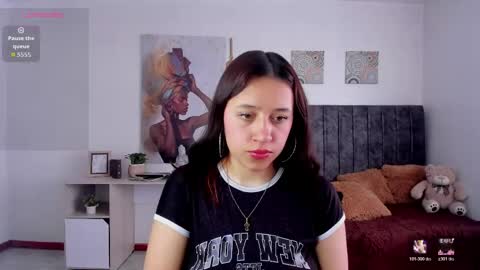 cloe_7 online show from June 1, 2026, 7:37 pm