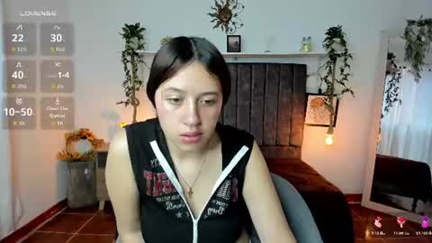 cloe_7 online show from June 14, 2026, 12:18 pm