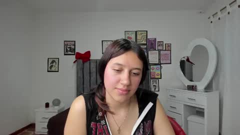 cloe_7 online show from June 15, 2026, 12:24 am