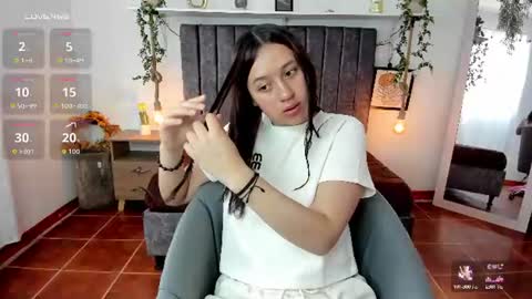 cloe_7 online show from June 19, 2026, 2:21 pm