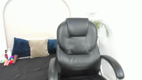 Snapshot of cloe_amazingg chatting on January 9, 2026, 1:47 pm Cloe online show from January 9, 2026, 1:47 pm