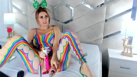 Queen Cloe online show from December 20, 2024, 11:58 pm