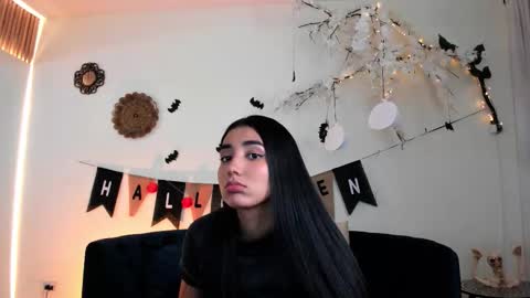 Snapshot of cloe_taylor__ chatting on October 14, 2025, 4:24 am CLOE online show from October 14, 2025, 4:24 am