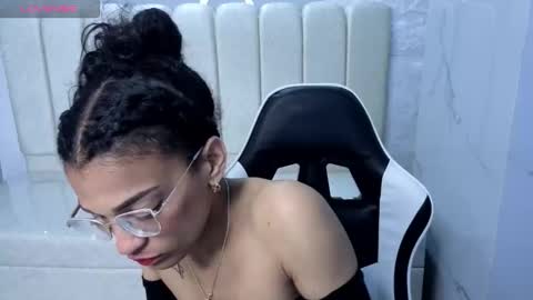 Snapshot of cloe_tx_ chatting on October 11, 2025, 3:17 am cloee online show from October 11, 2025, 3:17 am