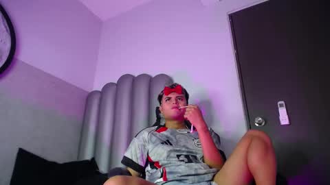   online show from September 13, 2025, 10:09 pm