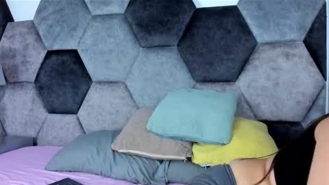 Cloe and Roman online show from October 29, 2025, 12:18 pm