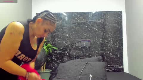 Snapshot of cloee_rabbyt chatting on February 4, 2025, 11:27 am CLOE online show from February 4, 2025, 11:27 am