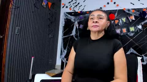 Snapshot of cloee_rabbyt chatting on November 4, 2025, 11:20 am CLOE online show from November 4, 2025, 11:20 am