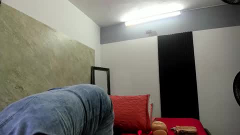 Snapshot of cloee_rabbyt chatting on December 17, 2025, 10:54 am CLOE online show from December 17, 2025, 10:54 am