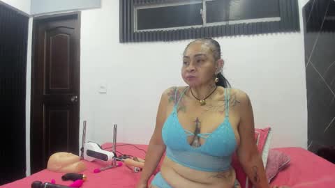 Snapshot of cloee_rabbyt chatting on December 21, 2025, 11:50 am CLOE online show from December 21, 2025, 11:50 am