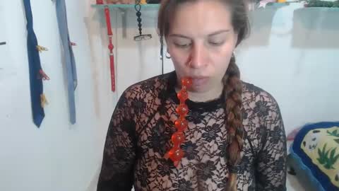 cloefuckass30 online show from September 17, 2025, 10:22 pm