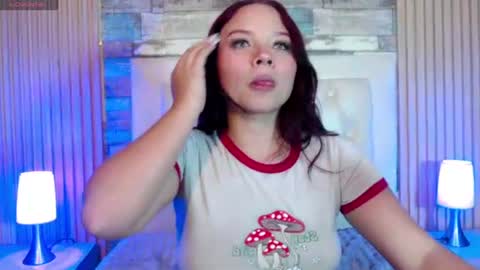 cloey_bentley online show from June 23, 2026, 9:02 pm