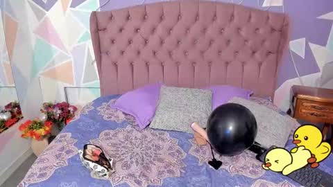 cloeygraweing online show from November 11, 2025, 7:03 pm