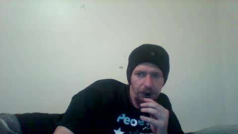 cloudyystarr666 online show from February 25, 2025, 7:42 am