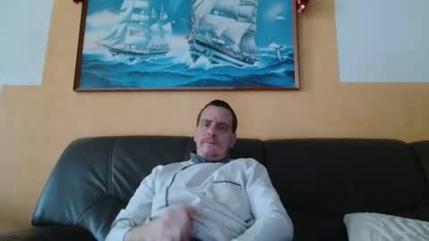 Snapshot of clouplefun chatting on December 16, 2024, 8:20 am clouplefun online show from December 16, 2024, 8:20 am
