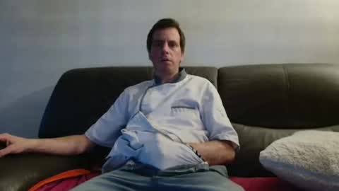 clouplefun online show from December 18, 2025, 7:36 am