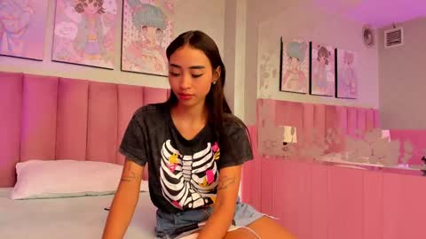 Eilyn online show from December 15, 2024, 5:20 pm