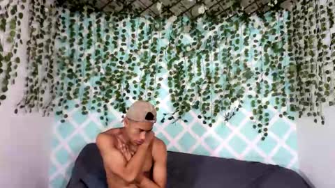 Snapshot of club_latinboys chatting on October 12, 2025, 4:28 pm club_latinboys online show from October 12, 2025, 4:28 pm